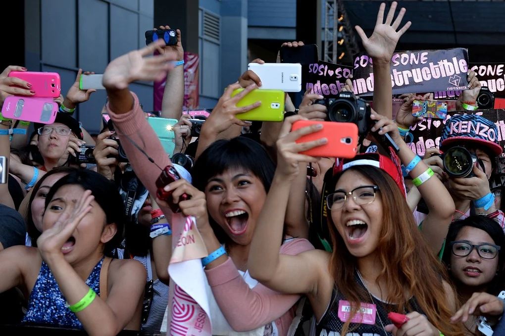 Fandom K-Pop Indonesia Solid atau Toxic? Analisis Mendalam Fenomena 2025