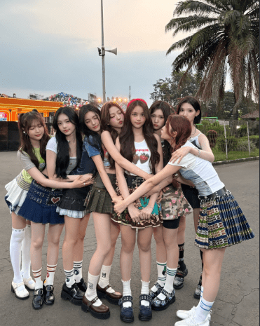 Hearts2Hearts Rilis “Moonride”, Vibe Night Drive yang Dreamy 1 Hearts2Hearts