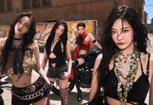 Pakaian aespa Makin Berani: Apakah Ini Cara Mereka Meninggalkan Image Idol Muda? 1 aespa